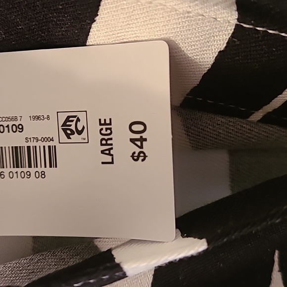 LIZ CLAIBORNE WOMEN'S SLEEVELESS BLACK AND WHITE "ZEBRA" BUTTON TOP SIZE LARGE - Picture 8 of 15